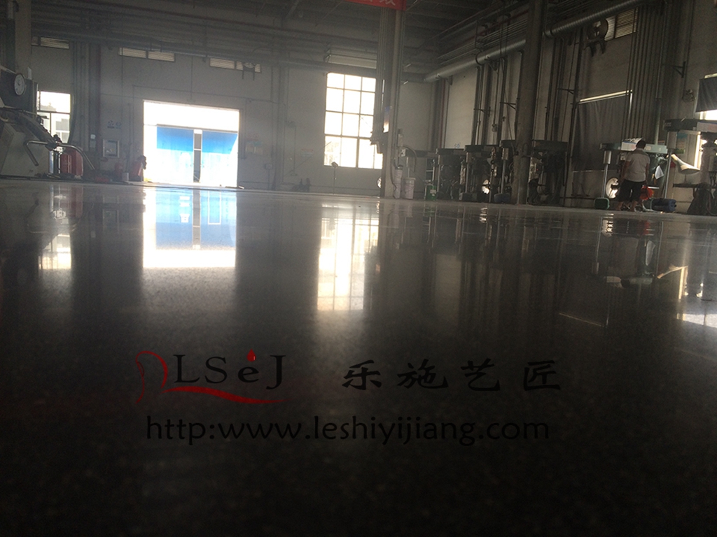 青岛富臣车间破损地面翻新工程