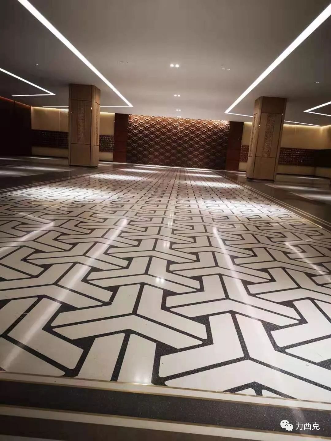 老外看到这个国内车库地面都惊呆了(图12)