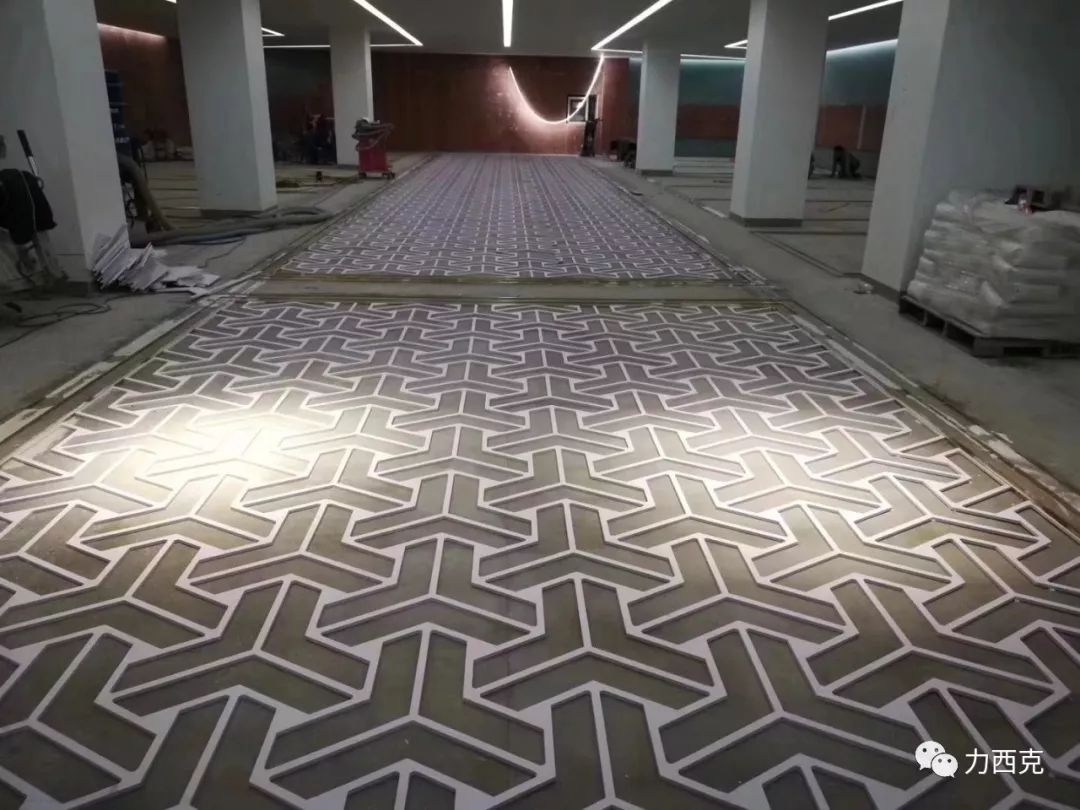 老外看到这个国内车库地面都惊呆了(图21)