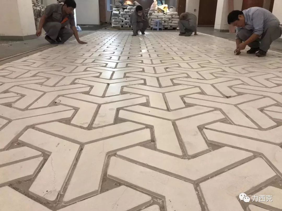 老外看到这个国内车库地面都惊呆了(图24)