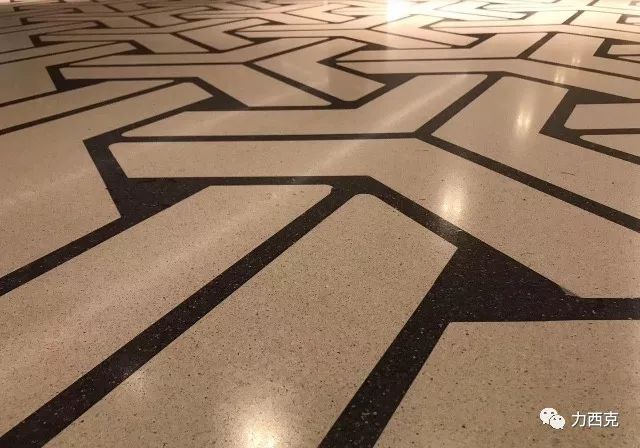 老外看到这个国内车库地面都惊呆了(图27)