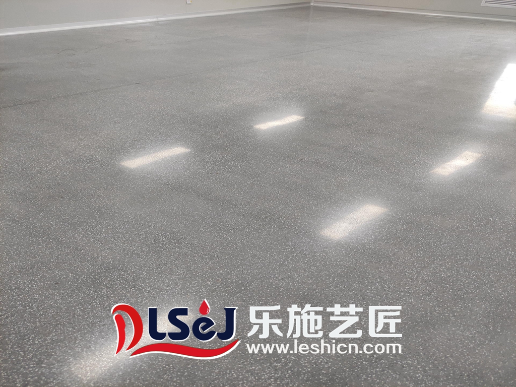 内蒙古新特硅材料工业磨石