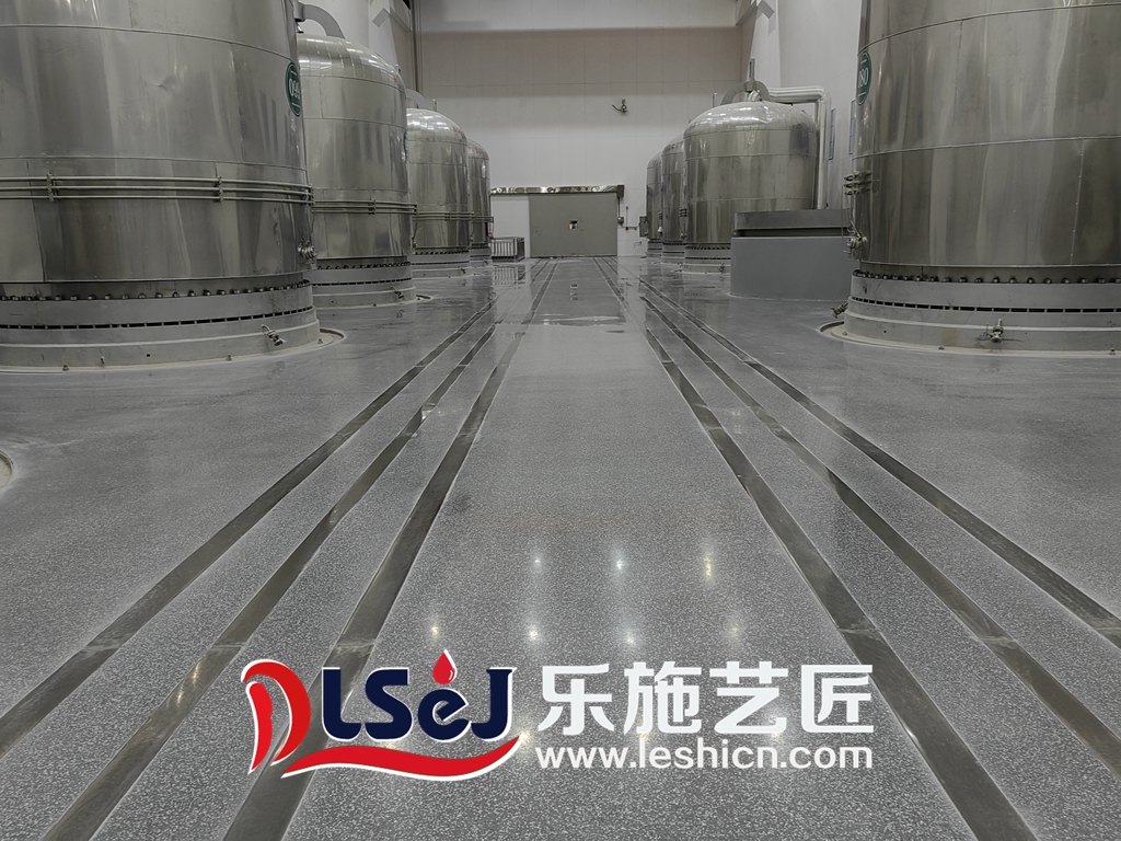 内蒙古新特硅材料工业磨石