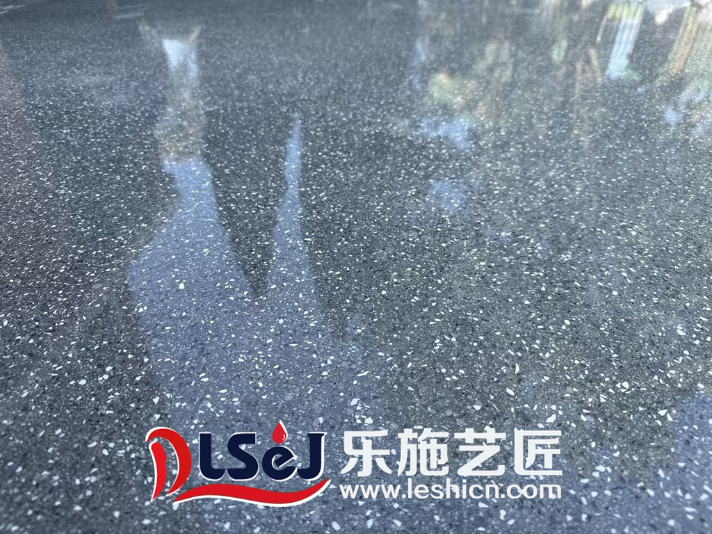 青岛某别墅户外停车位磨石