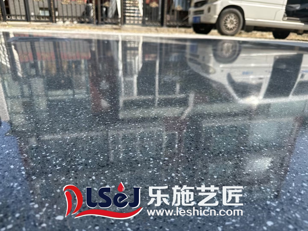 青岛某别墅户外停车位磨石