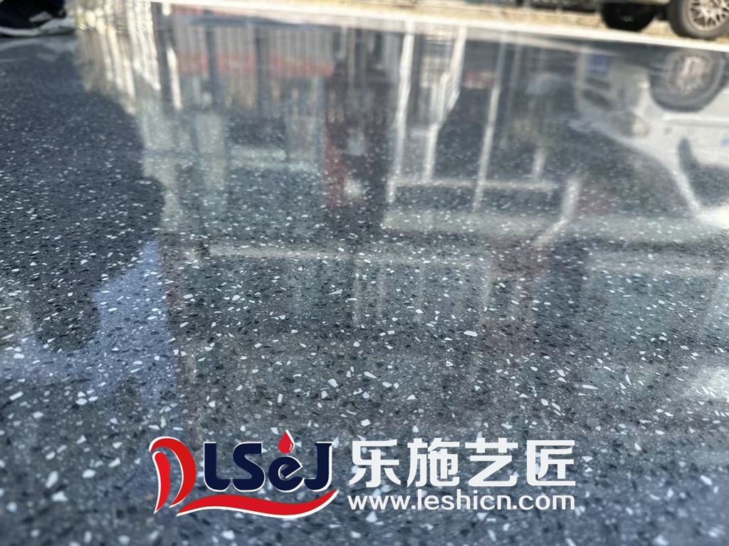 青岛某别墅户外停车位磨石